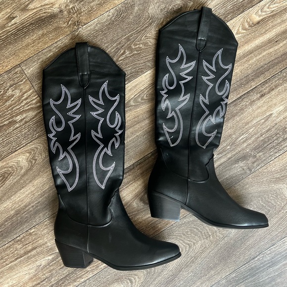 JOEupin Shoes - BRAND NEW Embroidered Cowgirl Boots